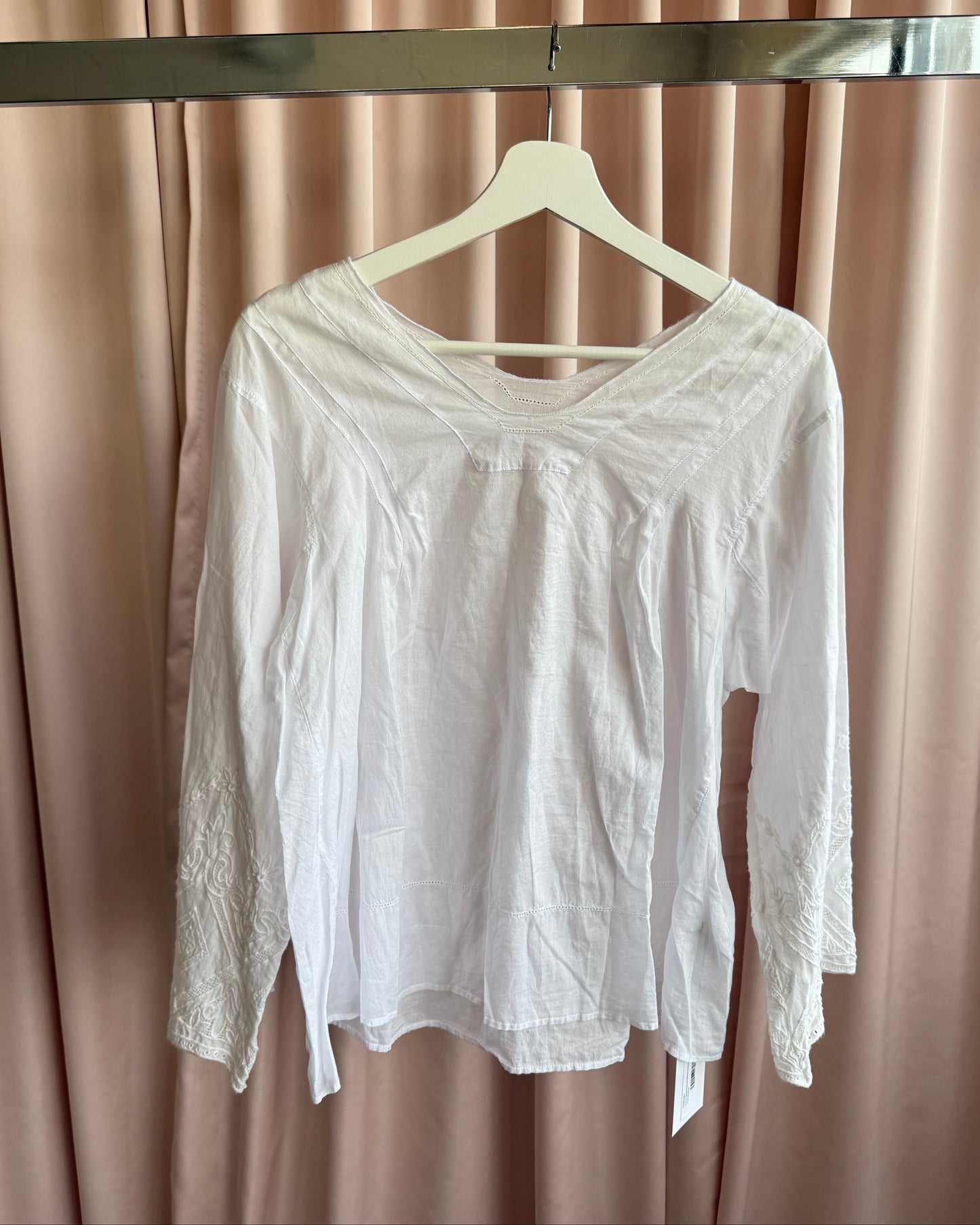 Zucca Embroidered White Cotton Long Sleeve Blouse