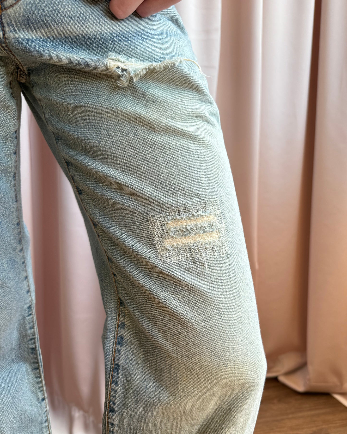 D&G 2000’s Era Distressed Light Wash Denim