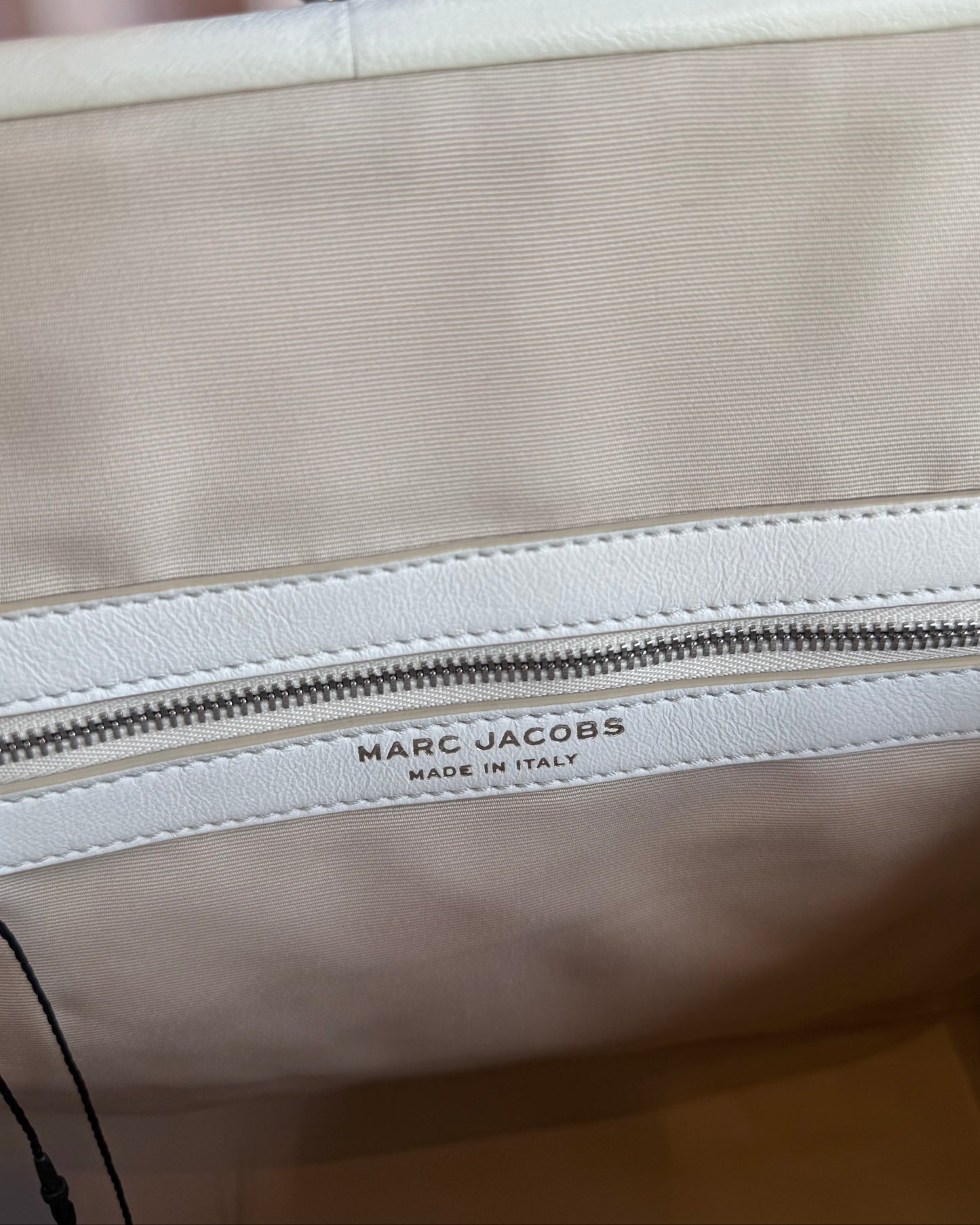 Marc Jacobs Quilted White Leather Stam Bag