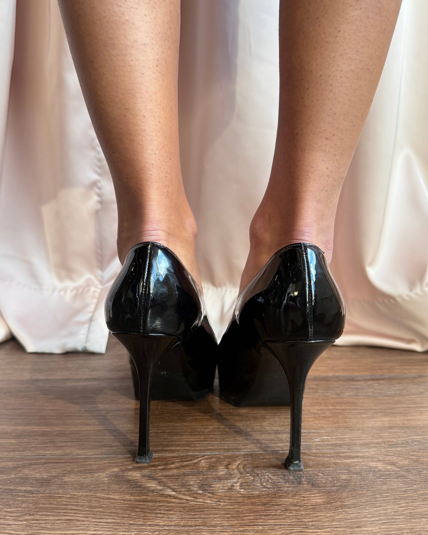 Yves Saint Laurent Tribtoo 80 Black Patent Pumps