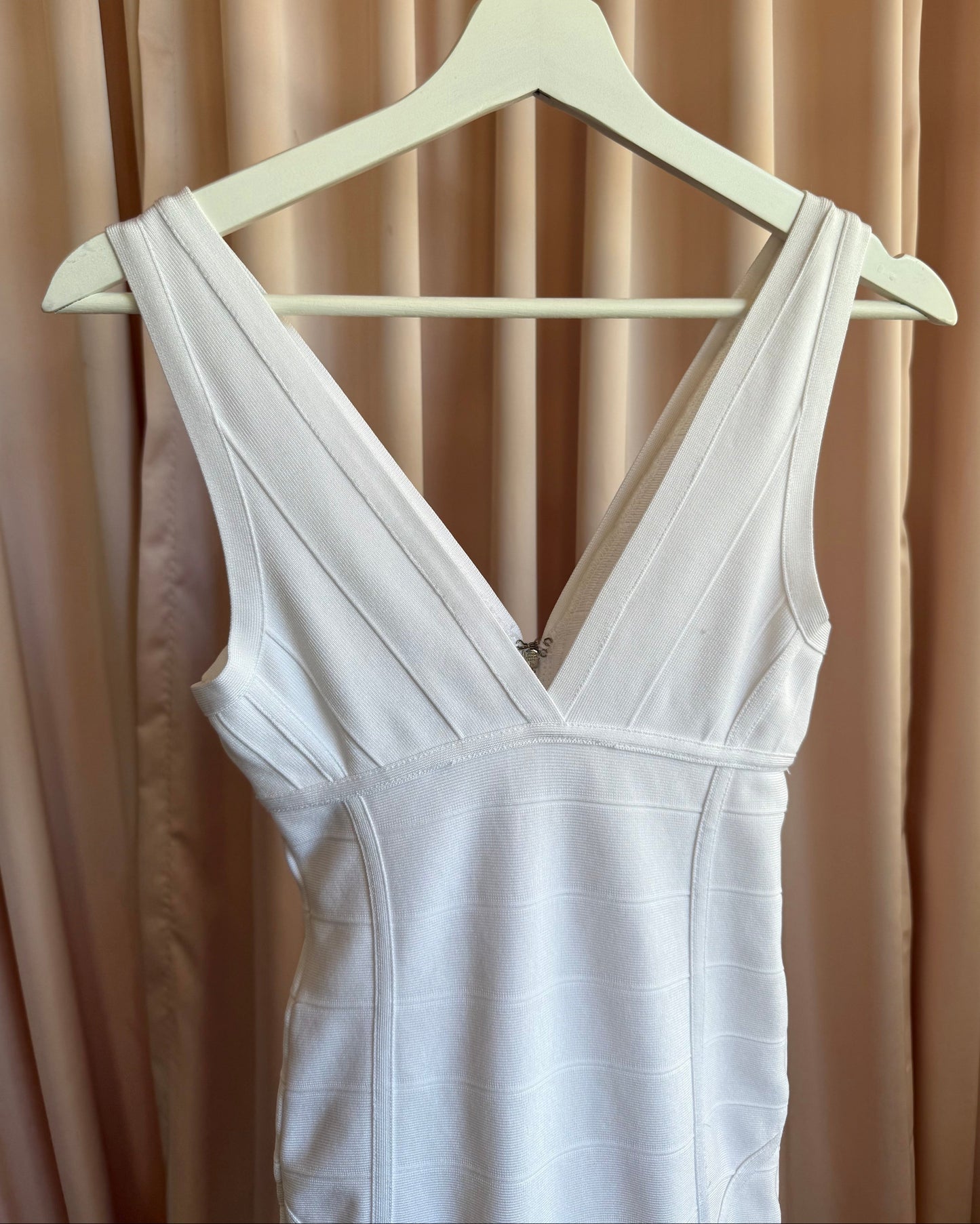 Bebe White V-Neck Mini Bandage Bodycon Dress