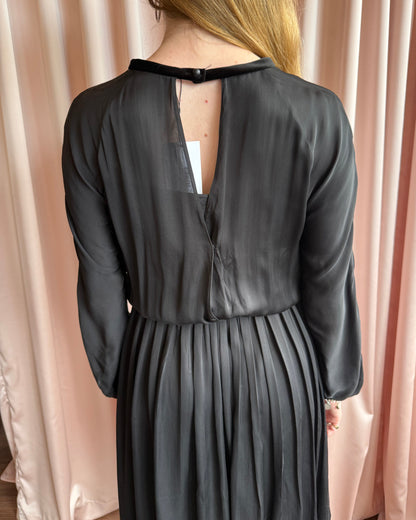 Ungaro Fuschia Black Silk Long Sleeve Belted Midi Dress