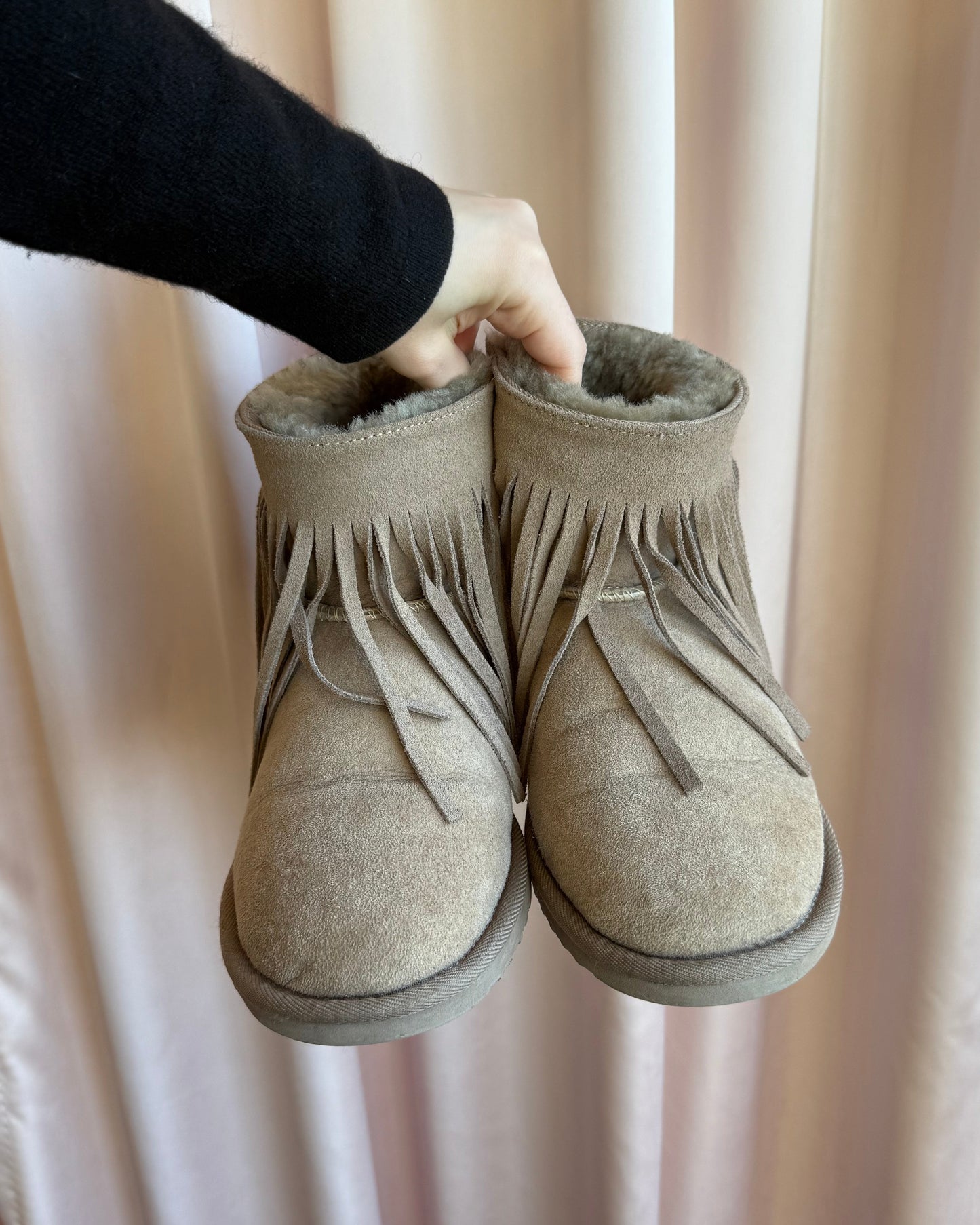Koolaburra by Ugg Camel Sheepskin Fur Fringe Boots