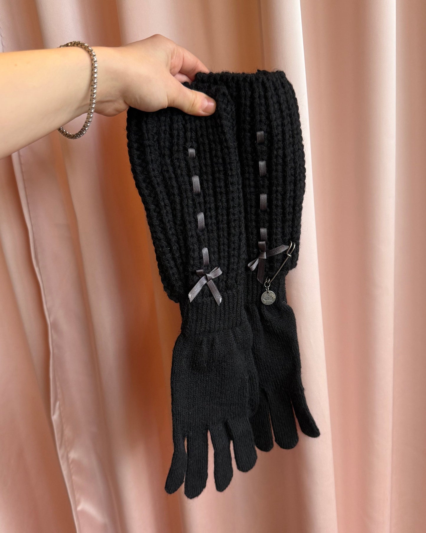 Italian Brand Black Wool Blend Knit Gloves