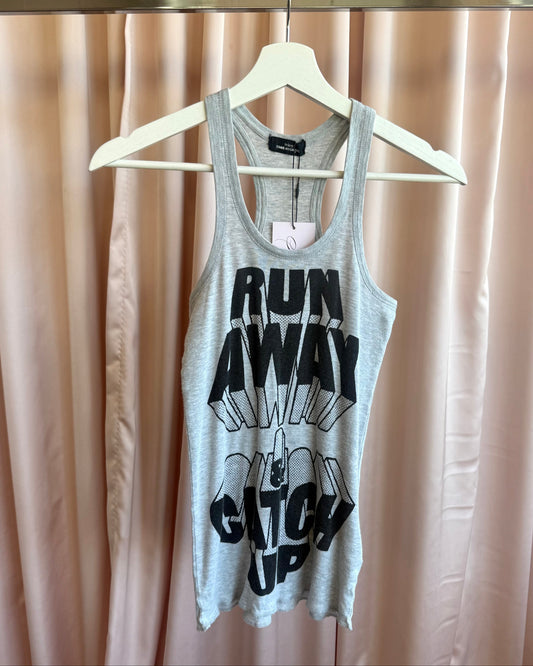Comme des Garçons tricot "Run Away" Grey Text Graphic Tank Top