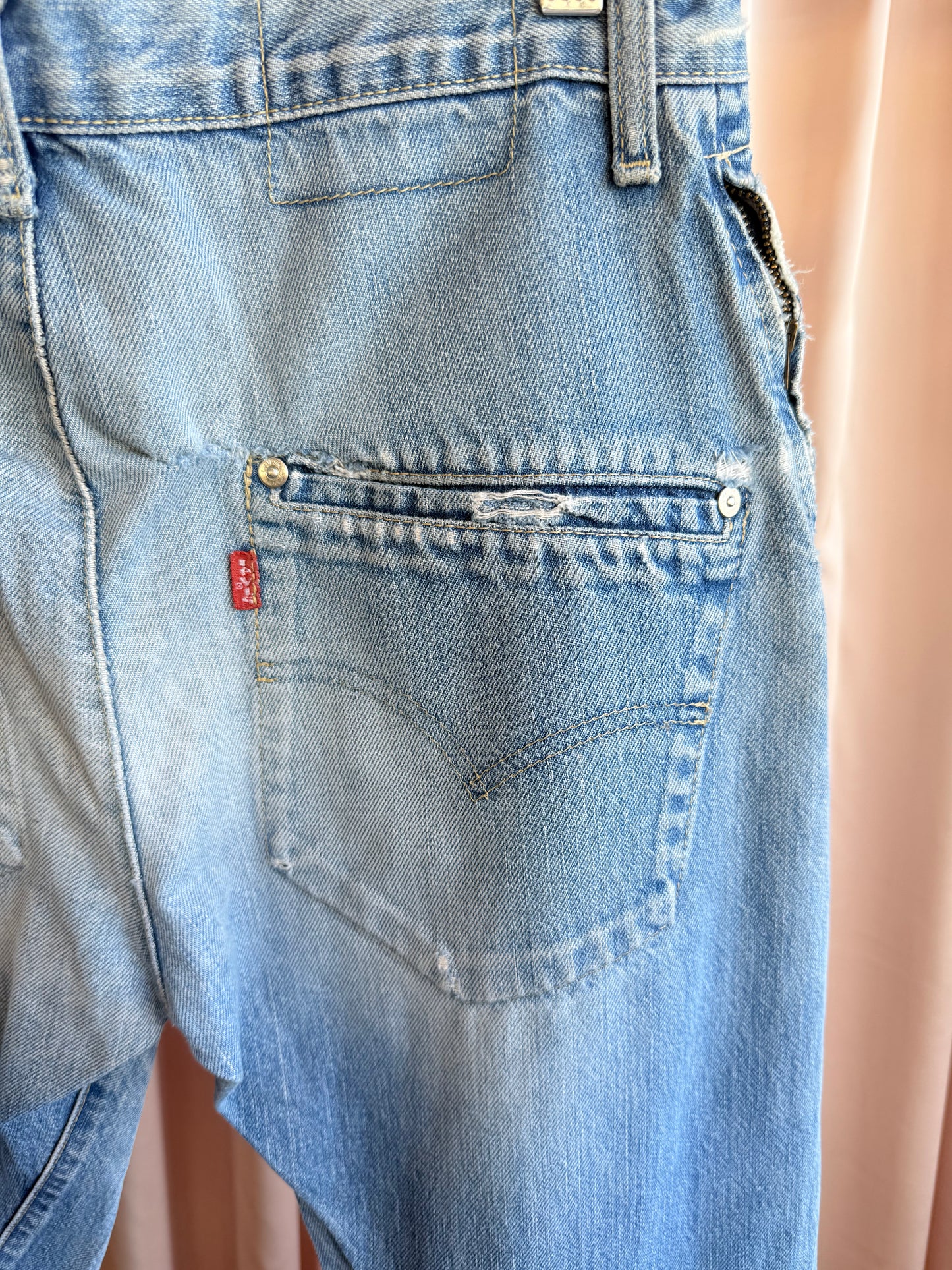 Levi's Engineered Jeans Vintage Faded Distressed Denim (31 x 32)