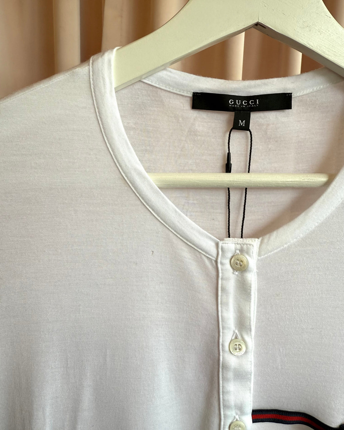 Gucci 2006 Stripe Logo Bow White Modal Henley Short Sleeve T-Shirt