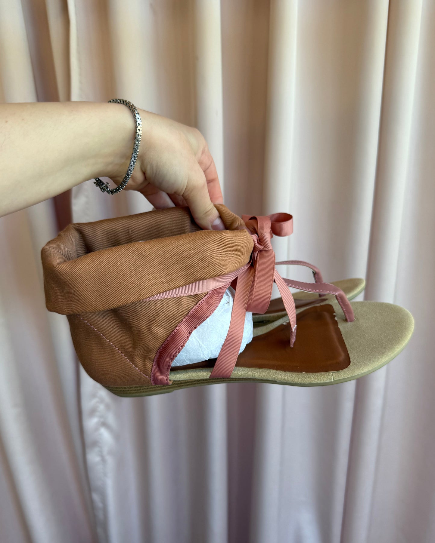 Chinese Laundry Pink Bow Ribbon Thong Sandals