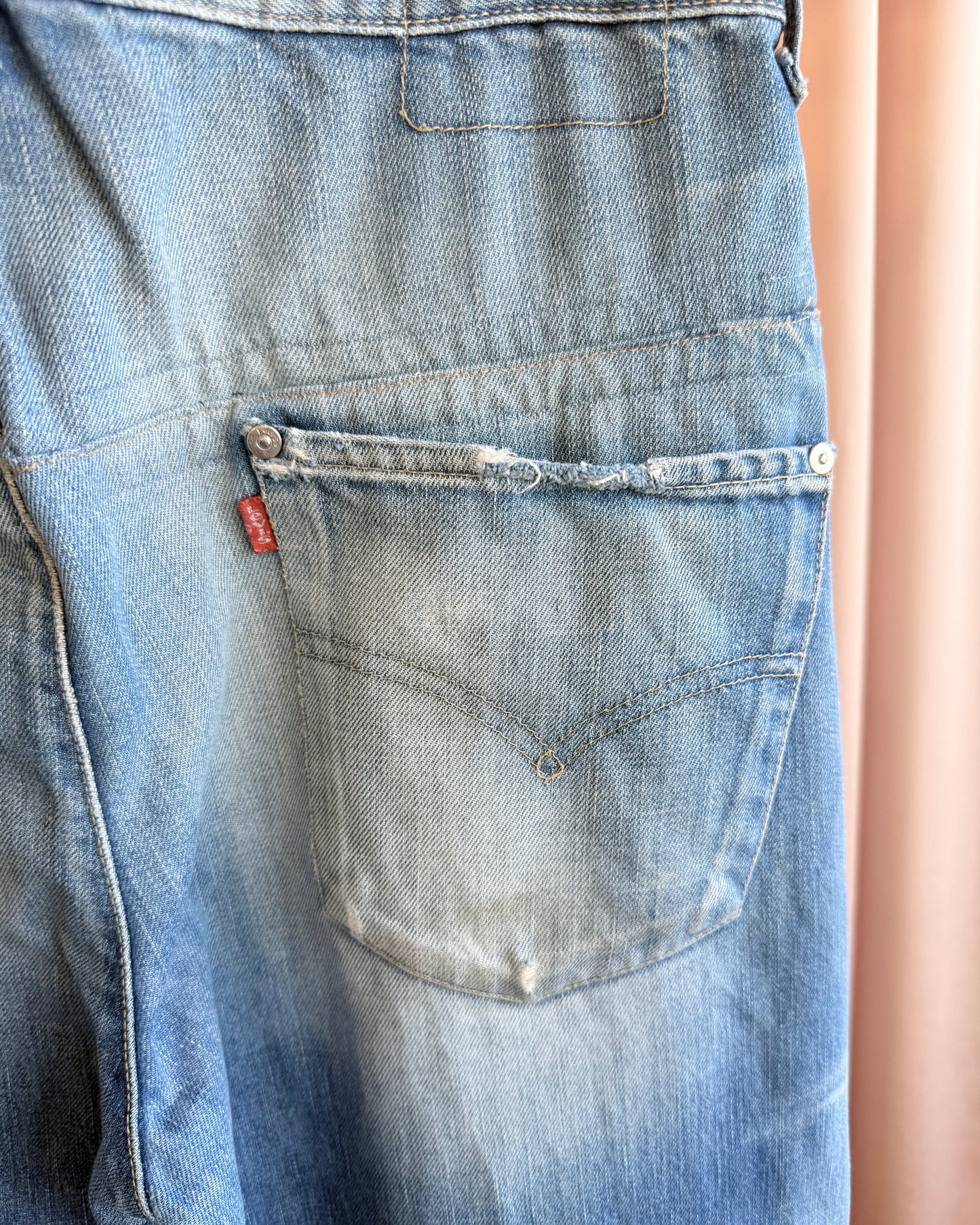 Levi's Engineered Jeans Vintage Distressed Light Wash Denim (34 x 34)