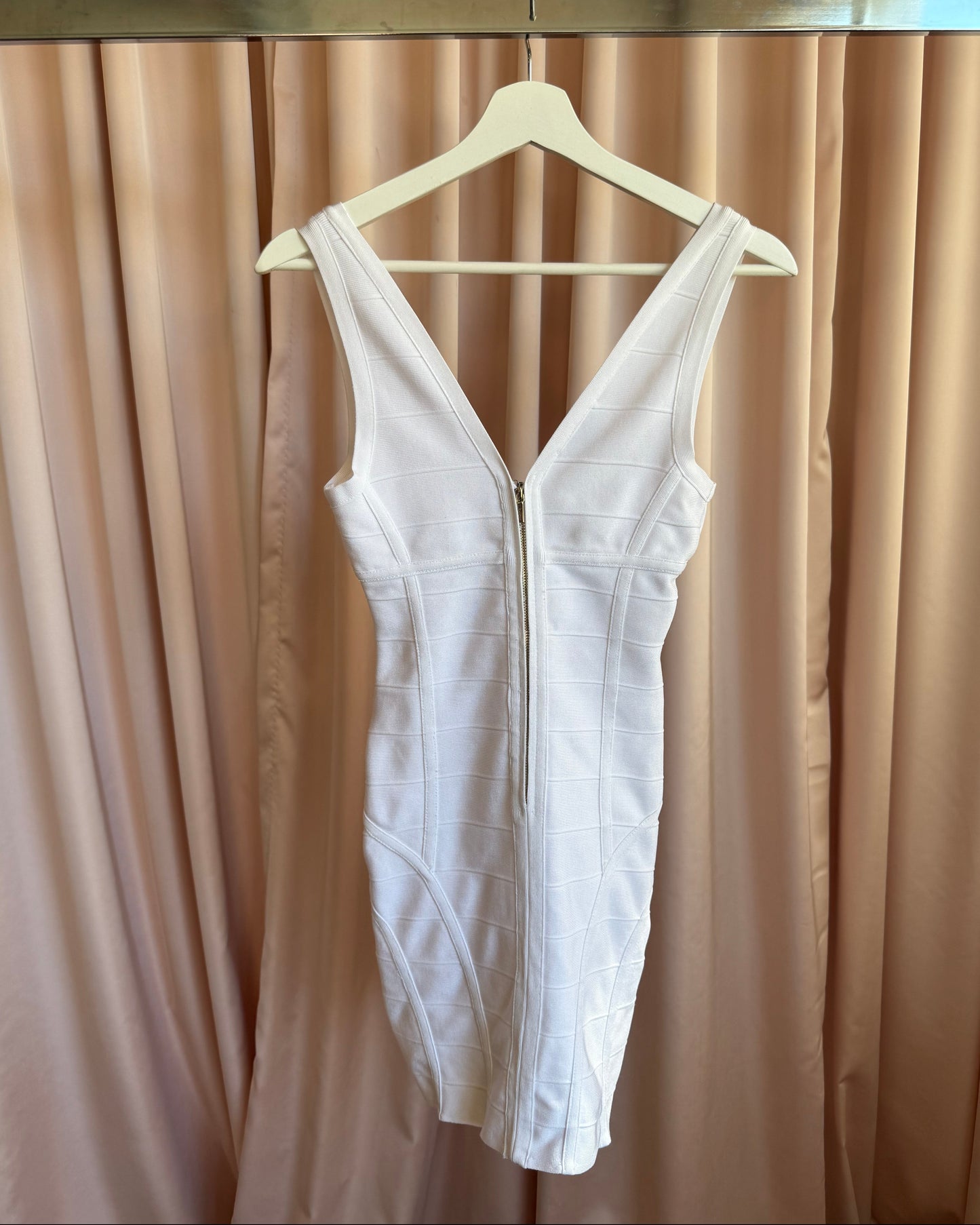 Bebe White V-Neck Mini Bandage Bodycon Dress