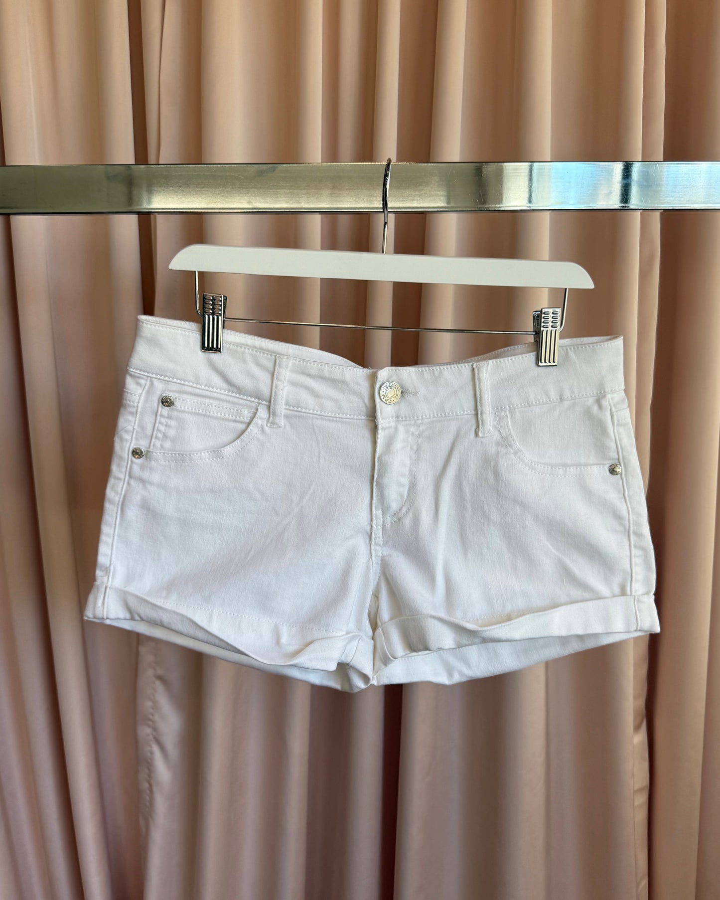 2000's Celebrity Pink Jeans White Mini Shorts