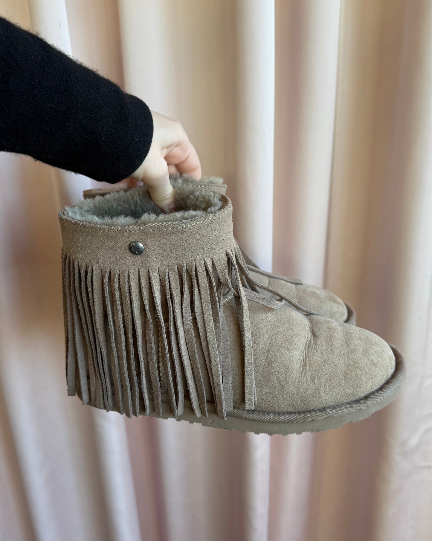 Koolaburra by Ugg Camel Sheepskin Fur Fringe Boots