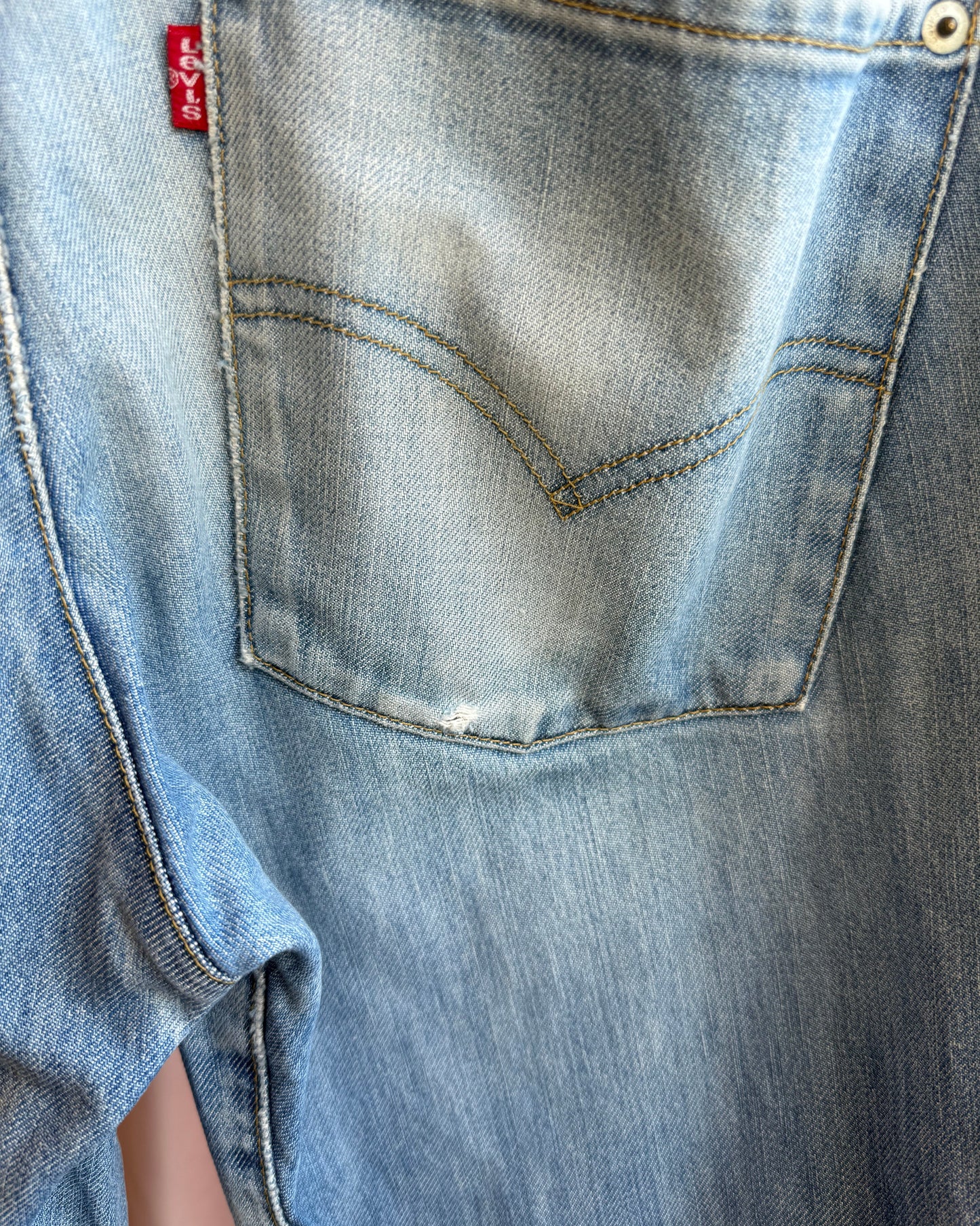 Levi's Engineered Jeans Relaxed Fit Faded Light Wash Denim